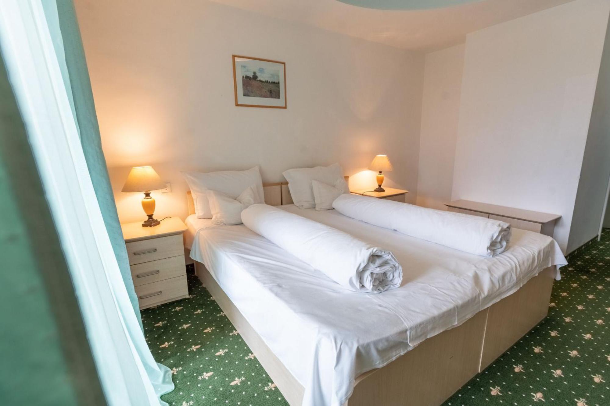 סטאנה דה ואלה Hotel Iadolina מראה חיצוני תמונה